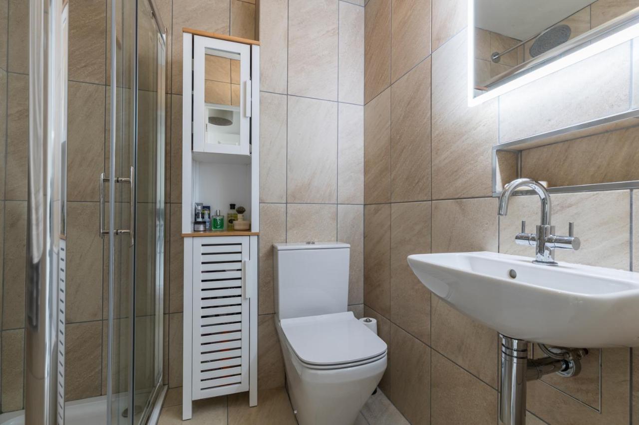 Appartamento Charming Flat With Balcony In Pimlico Londra Esterno foto