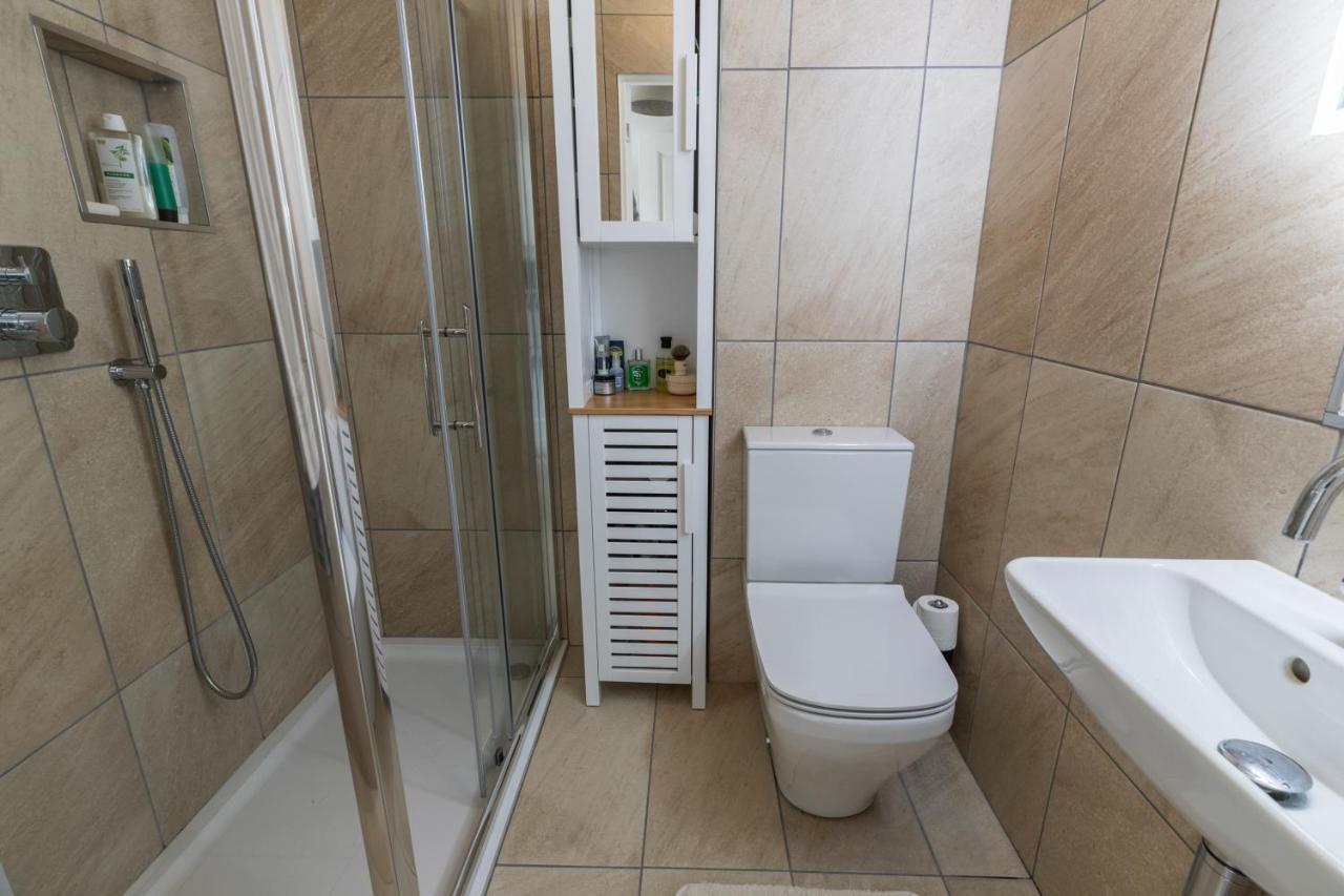 Appartamento Charming Flat With Balcony In Pimlico Londra Esterno foto